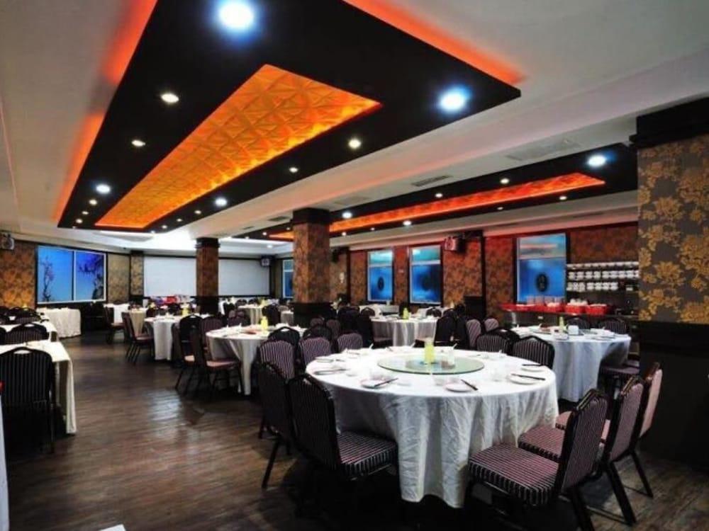 Gloria Swiss Hotel & Apartment Sandakan Esterno foto