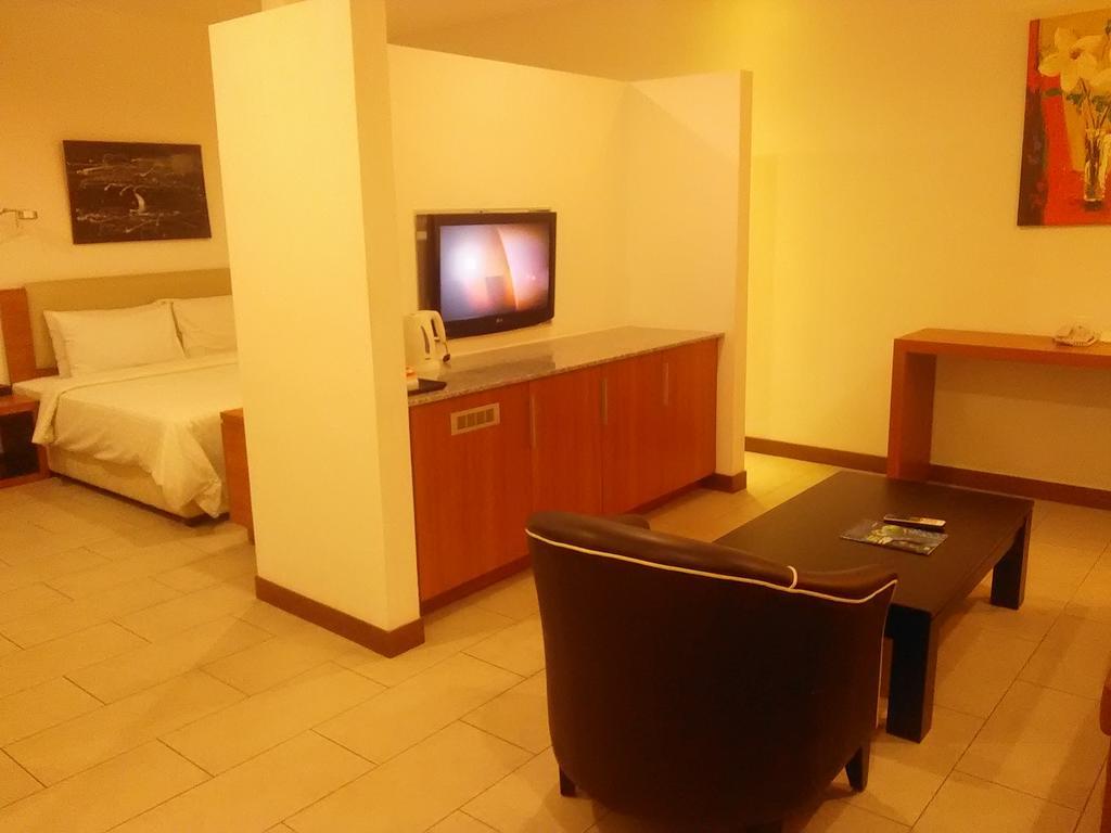 Gloria Swiss Hotel & Apartment Sandakan Esterno foto